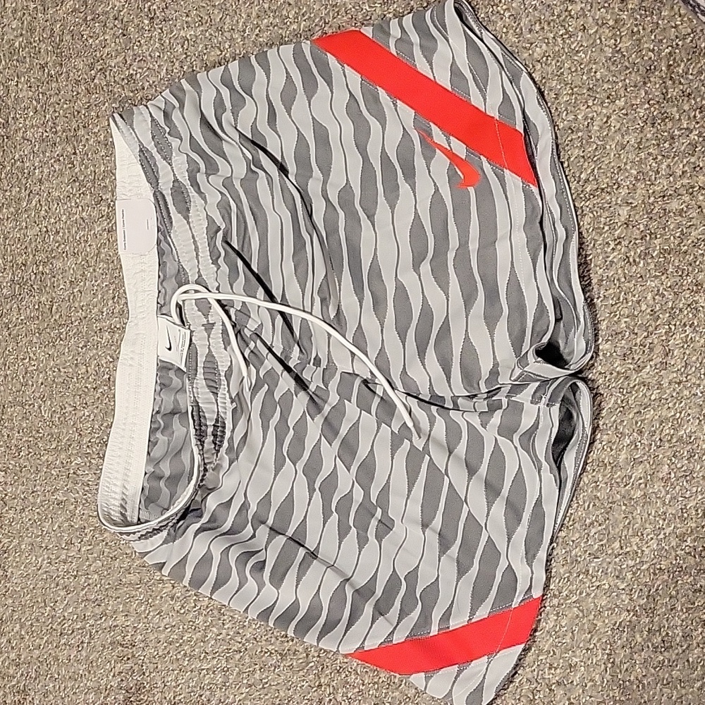 Nike shorts - Picture 2 of 3